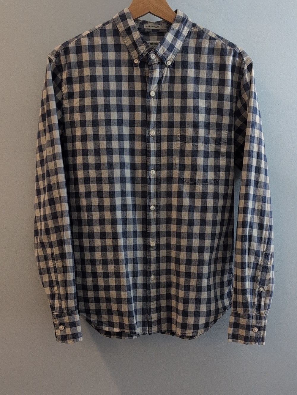 J. Crew Men's Medium Slim Untucked Stretch Long Sleeve Button Down Style #AJ466